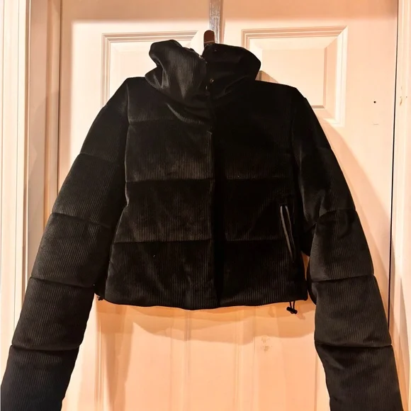 ALO Yoga Black Corduroy Puffer Jacket - Picture 1 of 3